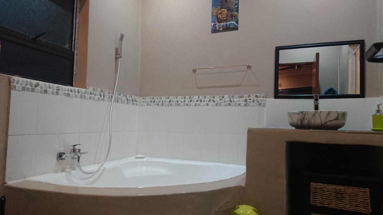 Svh Bush Lodge Marloth Park Esterno foto